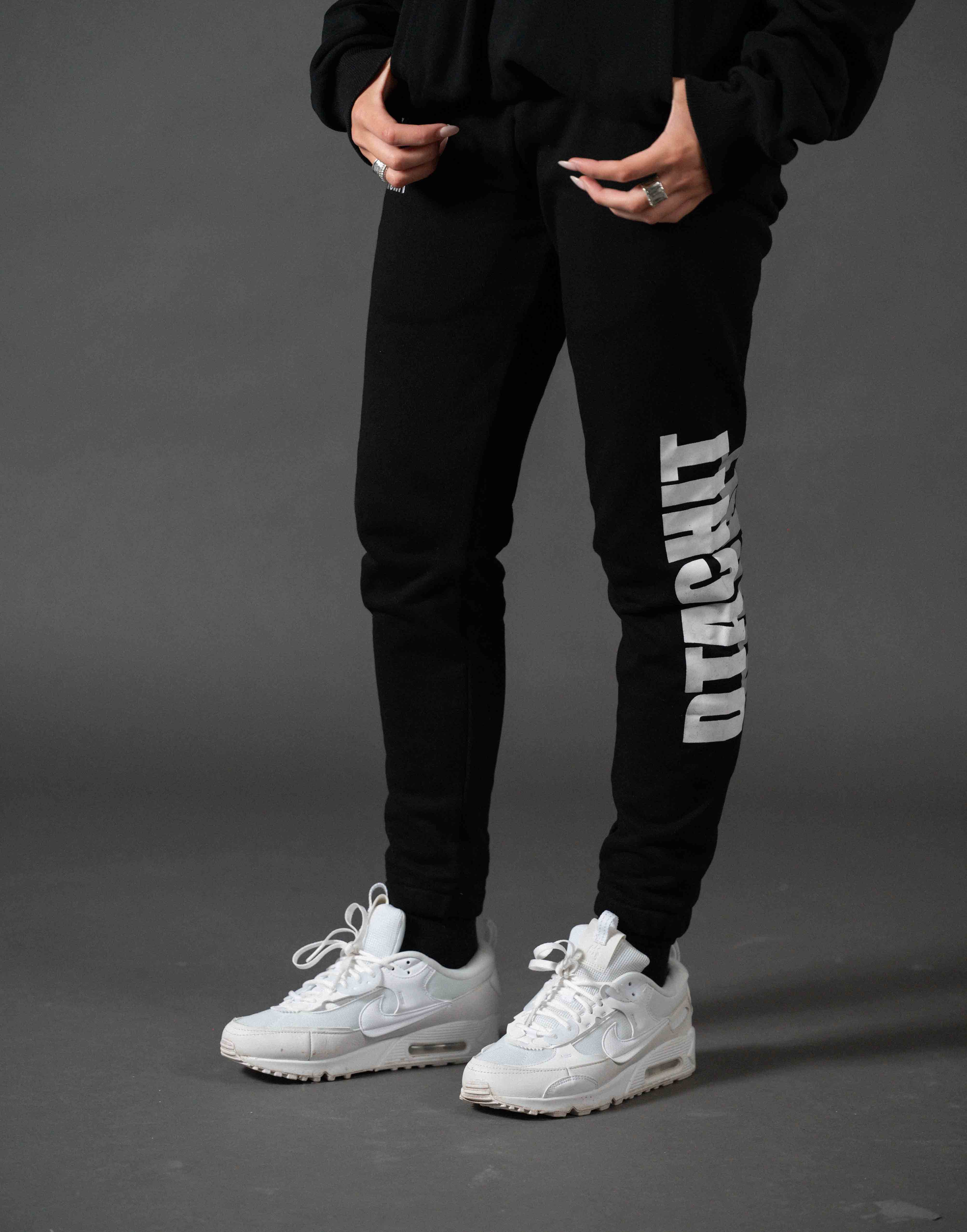 Dtachit DD tracksuit pants - black