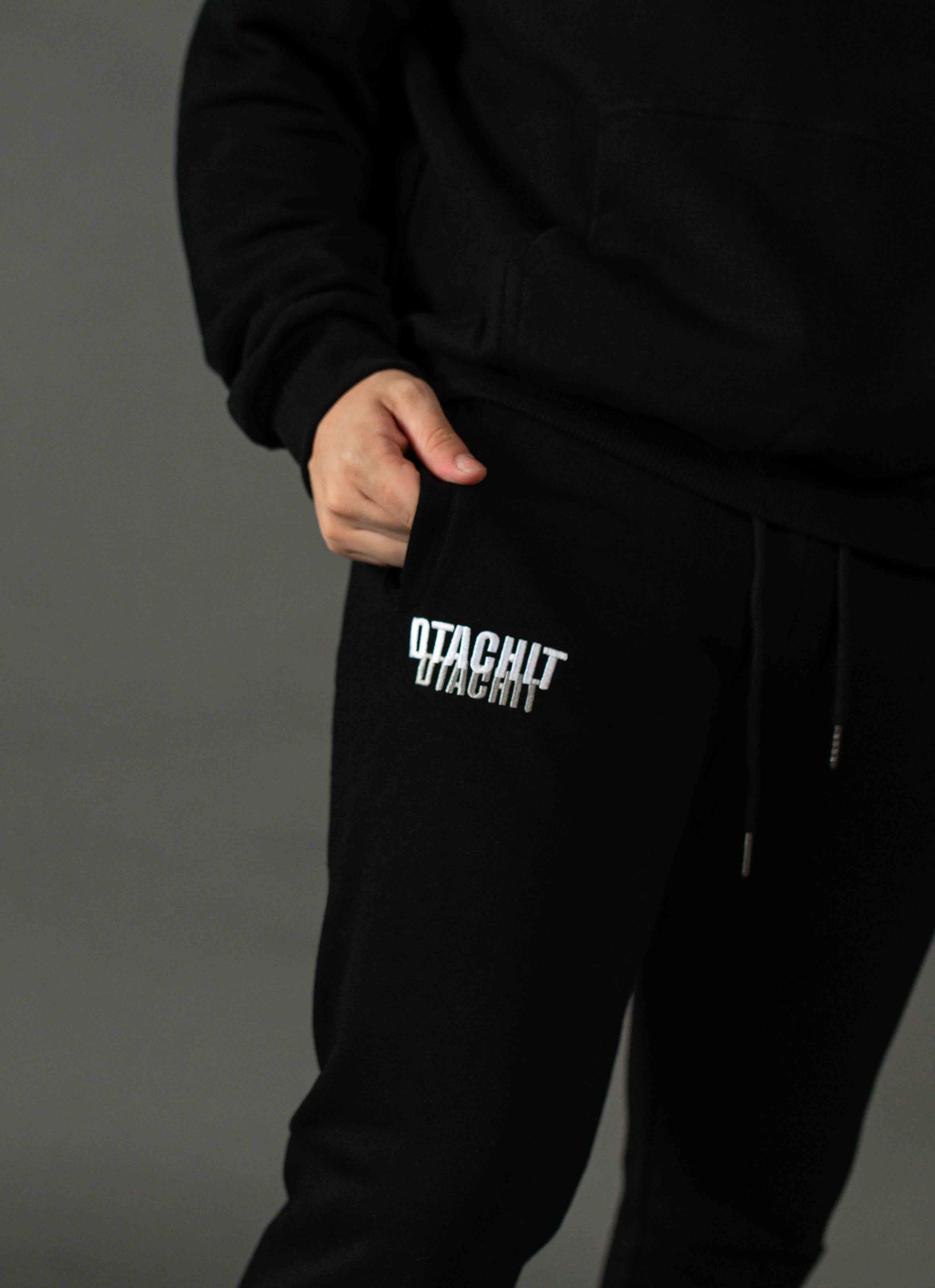 Dtachit DD tracksuit pants - black